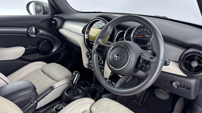 MINI Hatchback 1.5 Cooper Exclusive 5dr Auto [Nav Pack] Petrol Hatchback